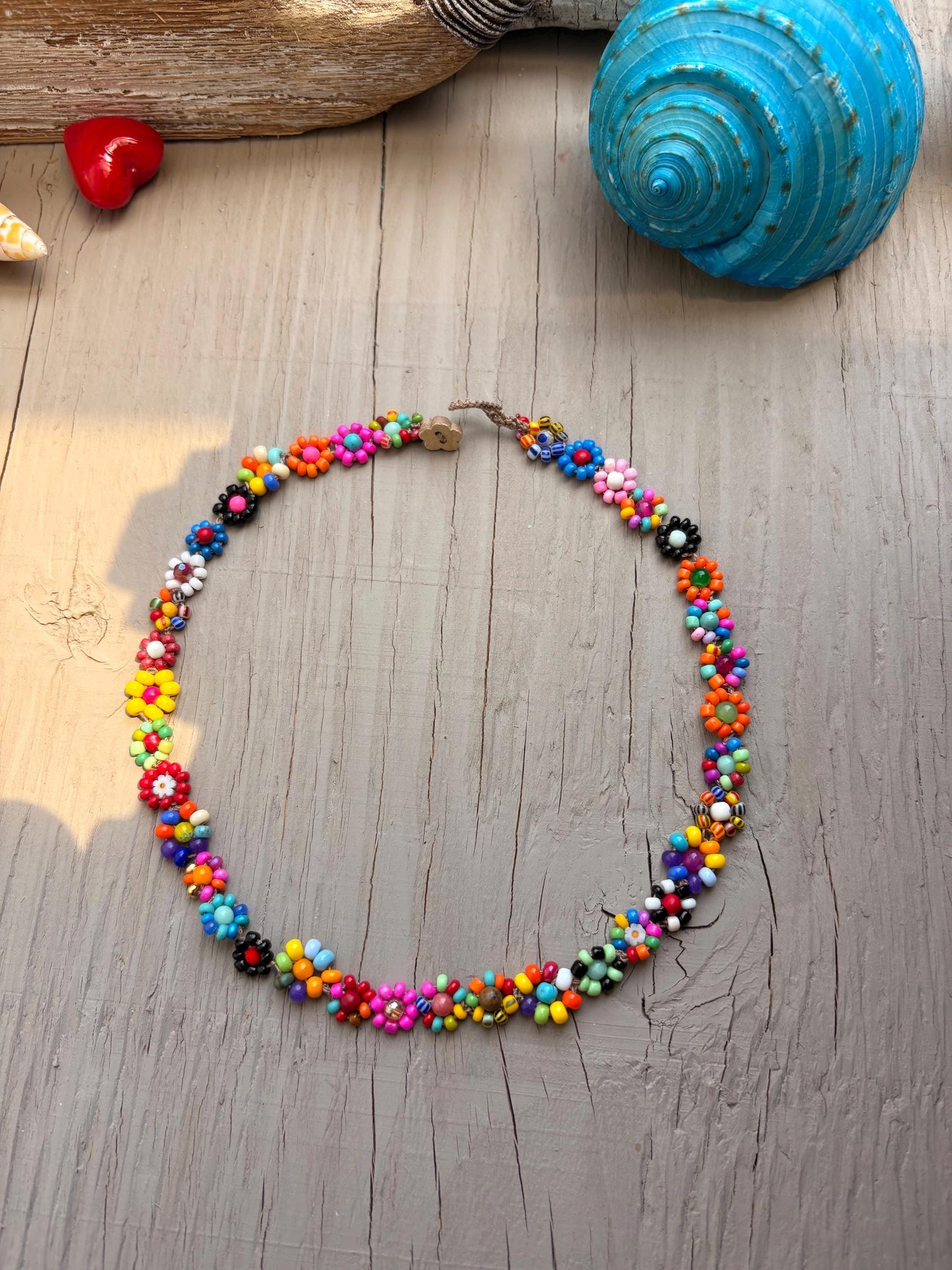 Handmade Daisy Chain Necklace: Retro Floral Jewelry, Agate & Jasper