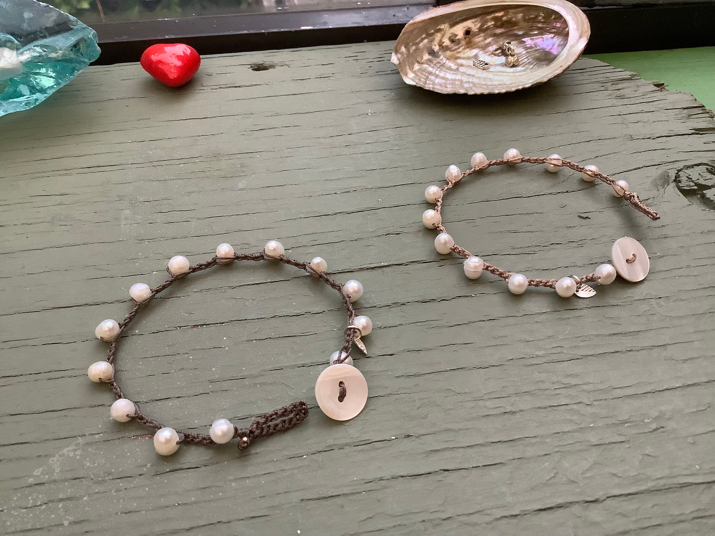 Pearl crocheted boho bracelet, with white freshwater pearls