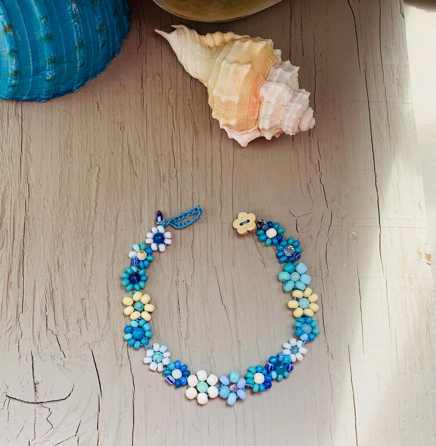 Handwoven Seed Bead Daisy Bracelet: Gemstone Flower Jewelry