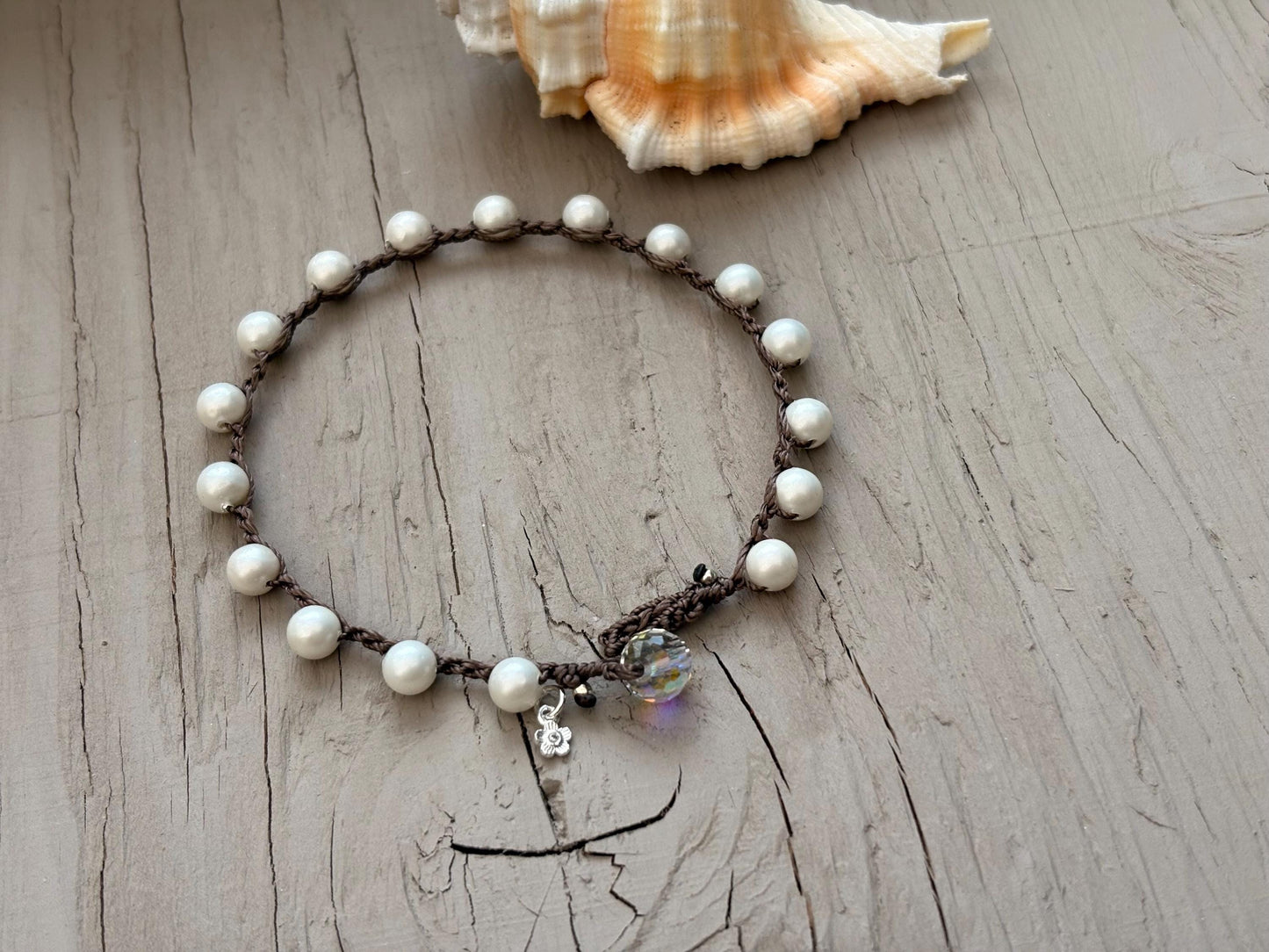 Pearl crocheted boho bracelet, with white freshwater pearls