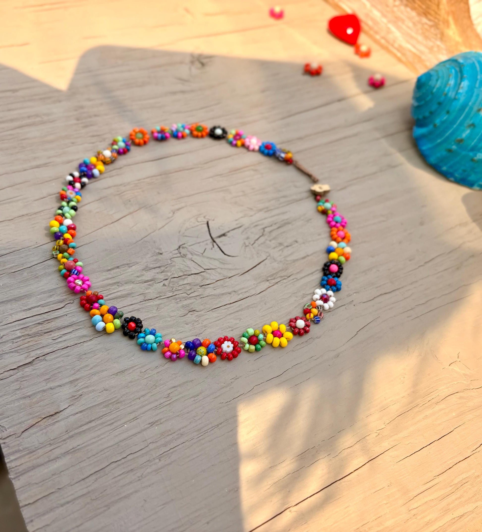 Handmade Daisy Chain Necklace: Retro Floral Jewelry, Agate & Jasper