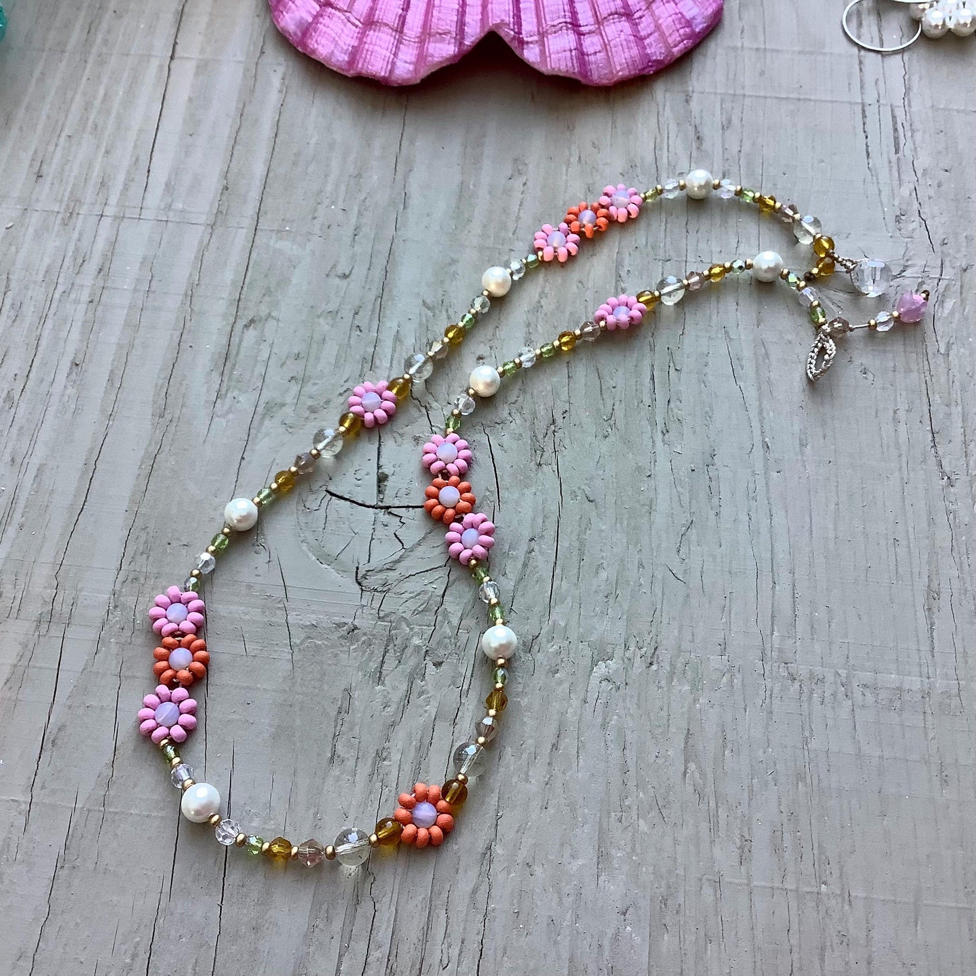 Daisy Necklace: woven Flower, Seed Bead floral Jewelry, bridesmaid