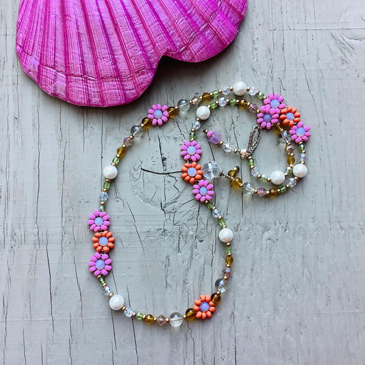 Daisy Necklace: woven Flower, Seed Bead floral Jewelry, bridesmaid