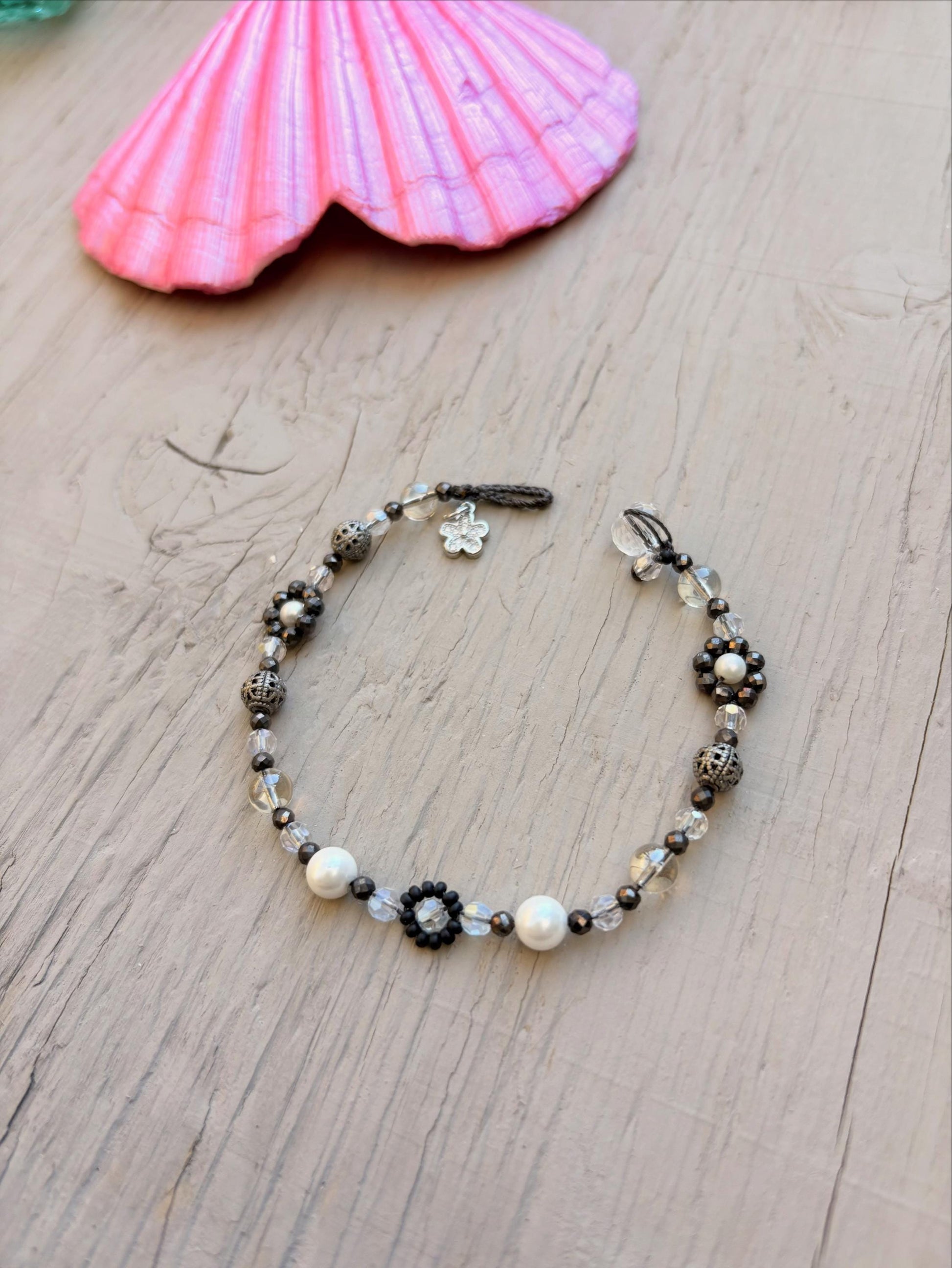 Smoky pearl daisy bracelet